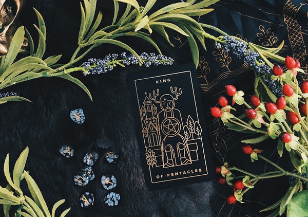 Golden Thread Tarot and Lenormand Set – Labyrinthos