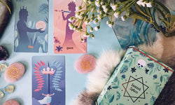 Seventh Sphere Tarot de Marseille - Box and cards in tarot reading