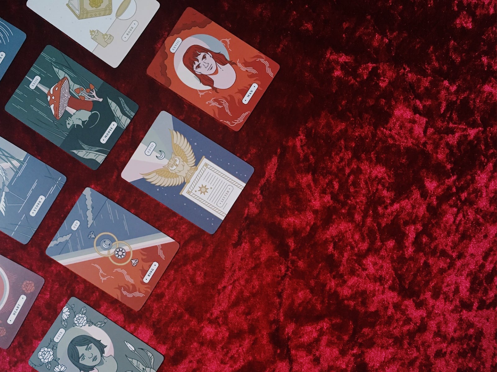 Updated second edition. A lenormand deck inspired by a fresh reinterpretation of vintage artwork styles. Gold foil printed box, card back and edges printed on sturdy, matte card stock.