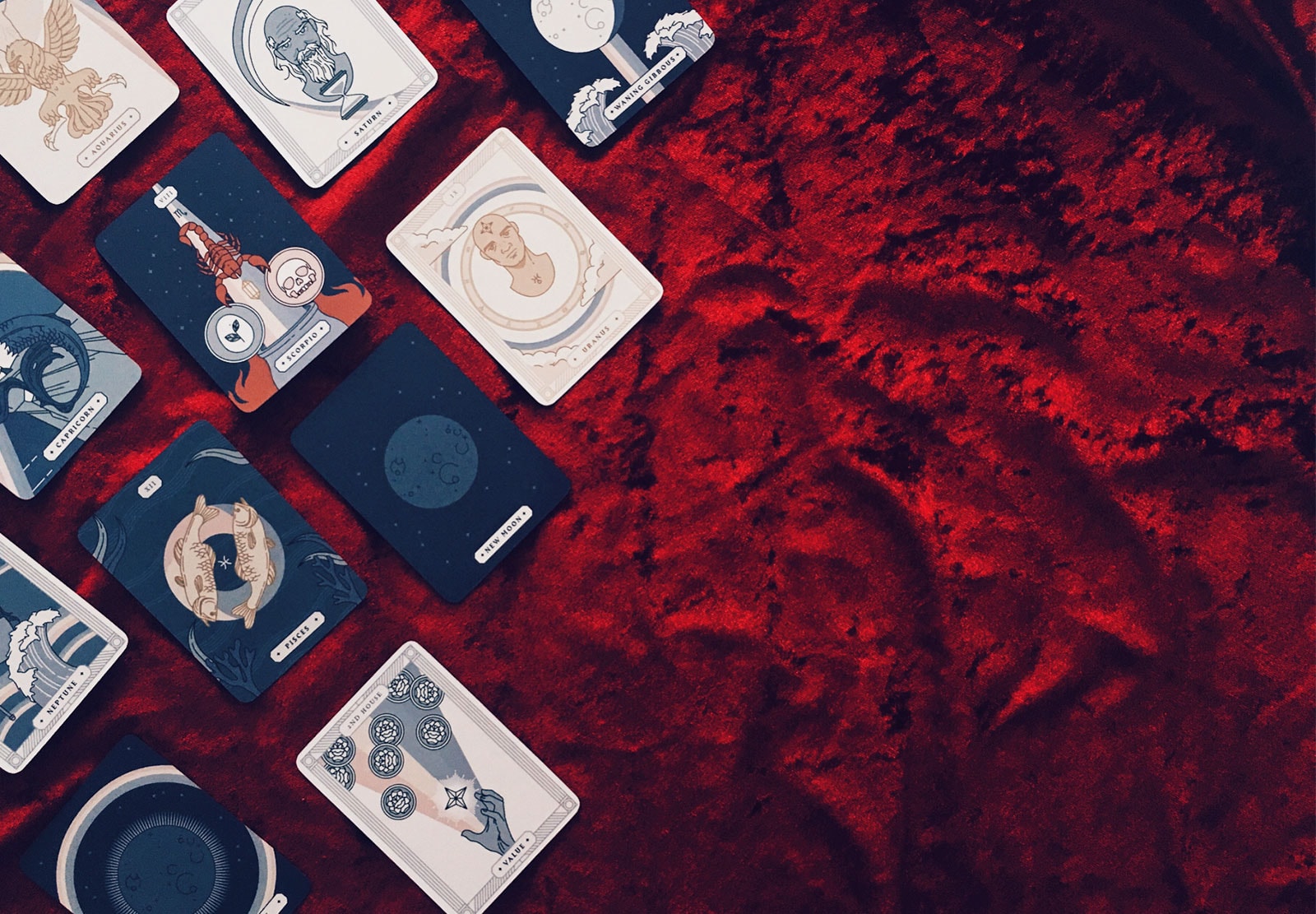 An astrology oracle deck with a fresh reinterpretation of vintage artwork styles. Gold foil printed box, card back and edges printed on sturdy, matte card stock.