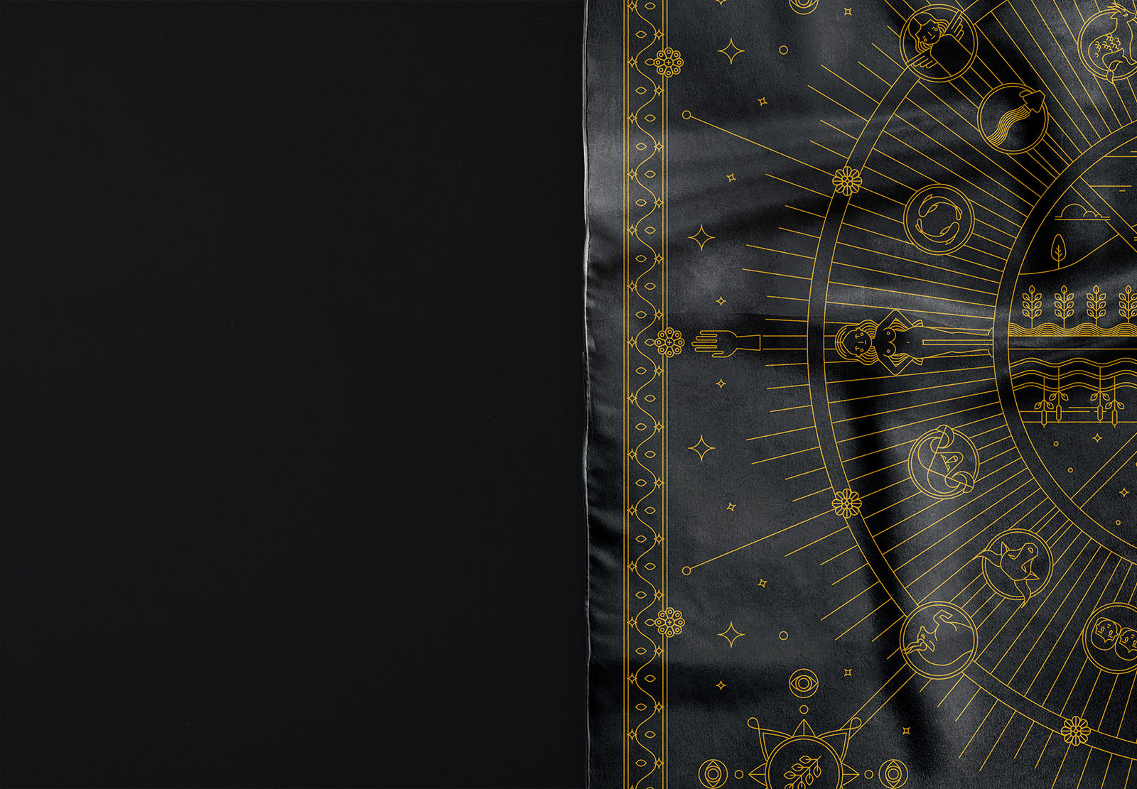 An altar cloth with a structure and purpose. As beautiful as it functional, the cloth helps you create simple spreads.